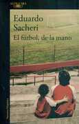 El fútbol, de la mano.
